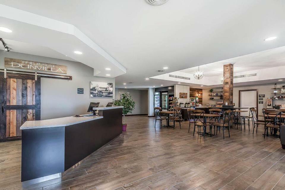 Lakes Inn At Dunvilla Экстерьер фото